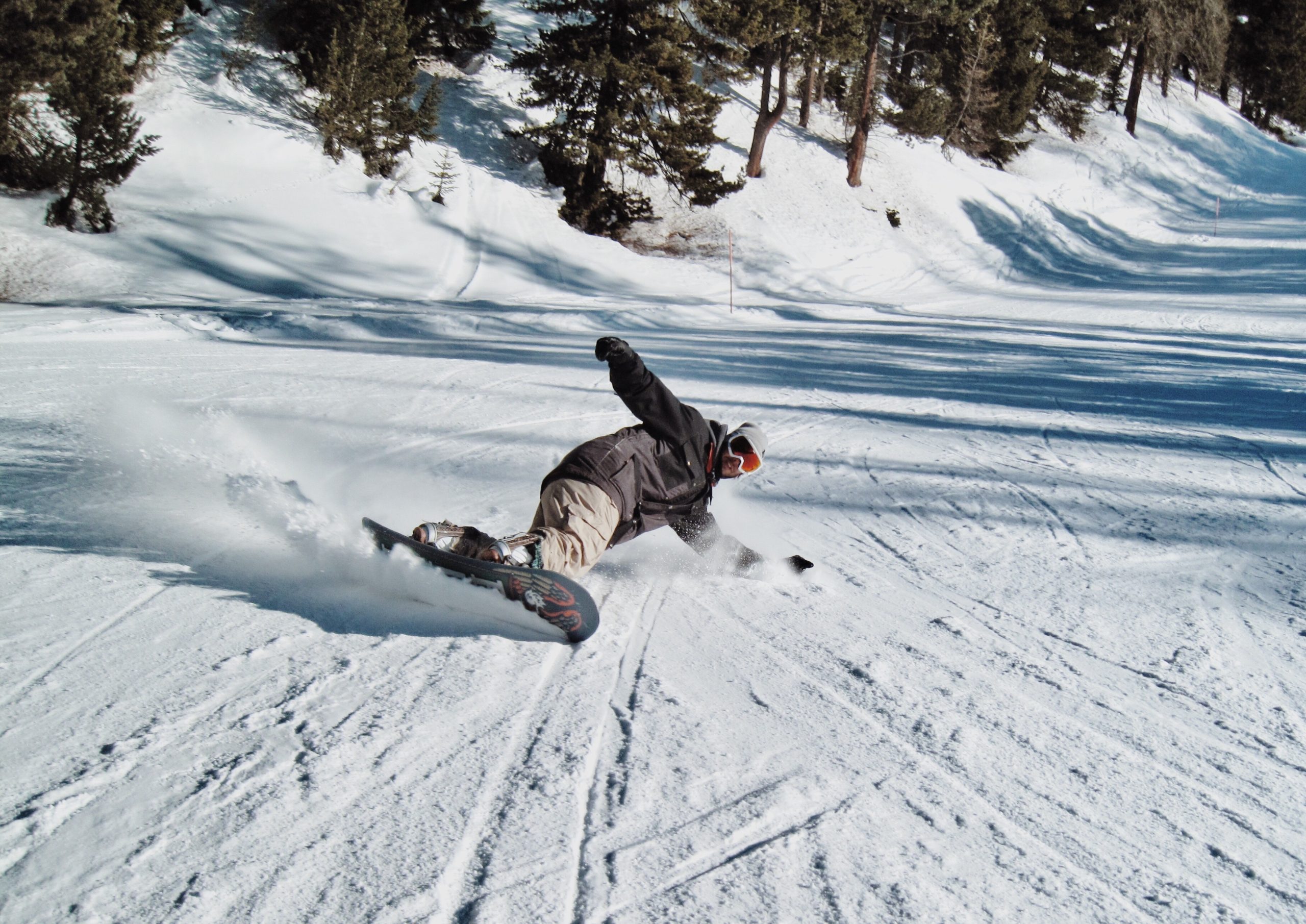 Snowboarding (Unsplash-Emma Paillex)