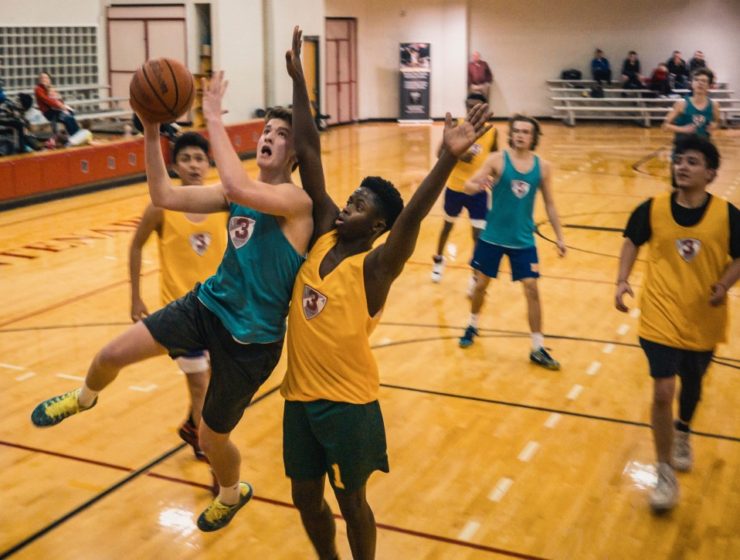 youth basketball (Unsplash-Nik Shuliahin)